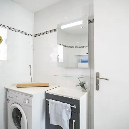 Sun House - Terrasse Parking Prive Gratuit Apartment Troyes
